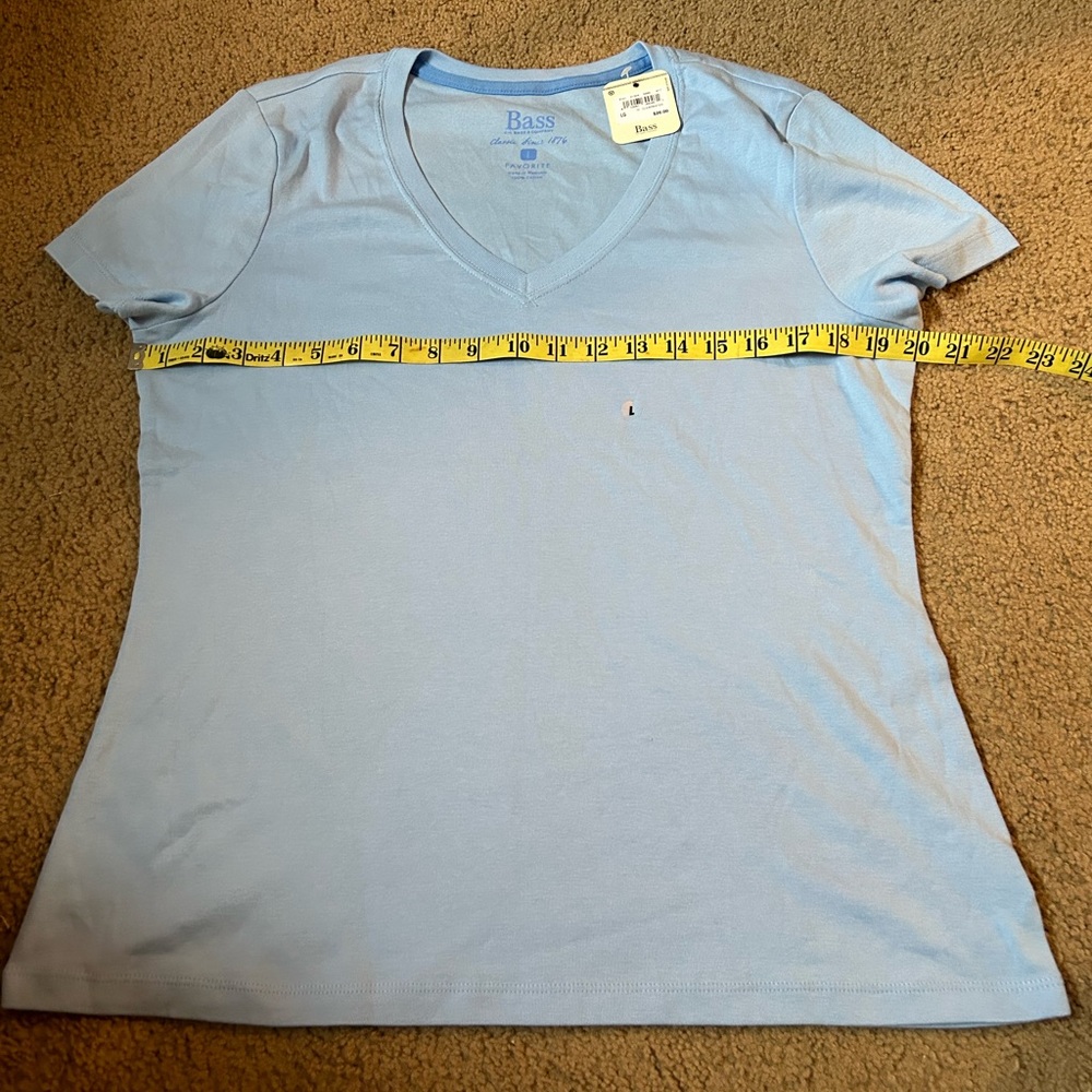 Bass Woman’s V-Neck Blue Shirt NWT Large